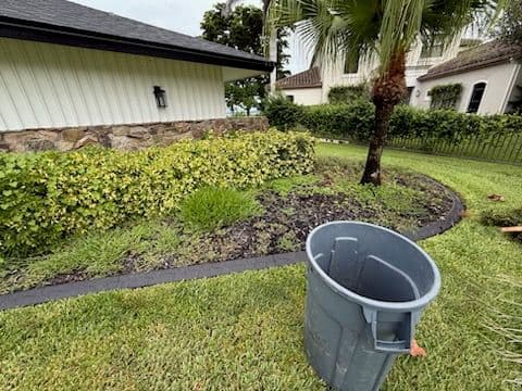 Gallery photos for Stunning Cleanup and Mulching in Fort Myers: Image #2